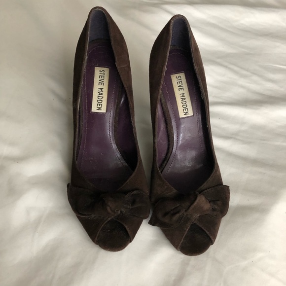 Steve Madden Shoes - Steve Madden suede peep toe pumps - size 7